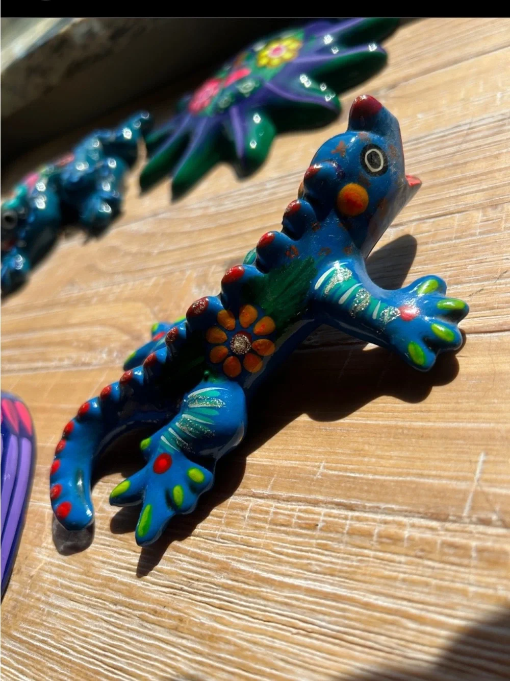 Hand-Painted Mexican Talavera Pottery Gecko Figurine.